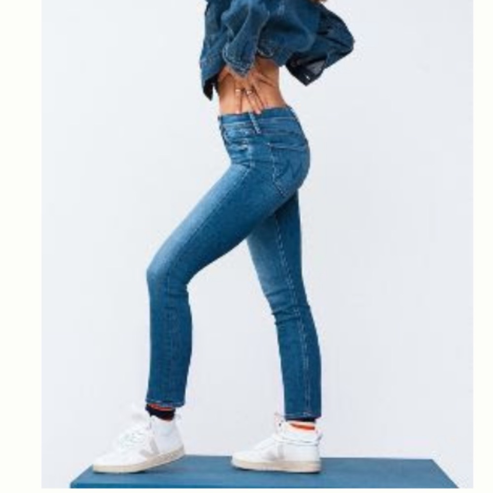 Mother Mid-Rise Dazzler Ankle jeans